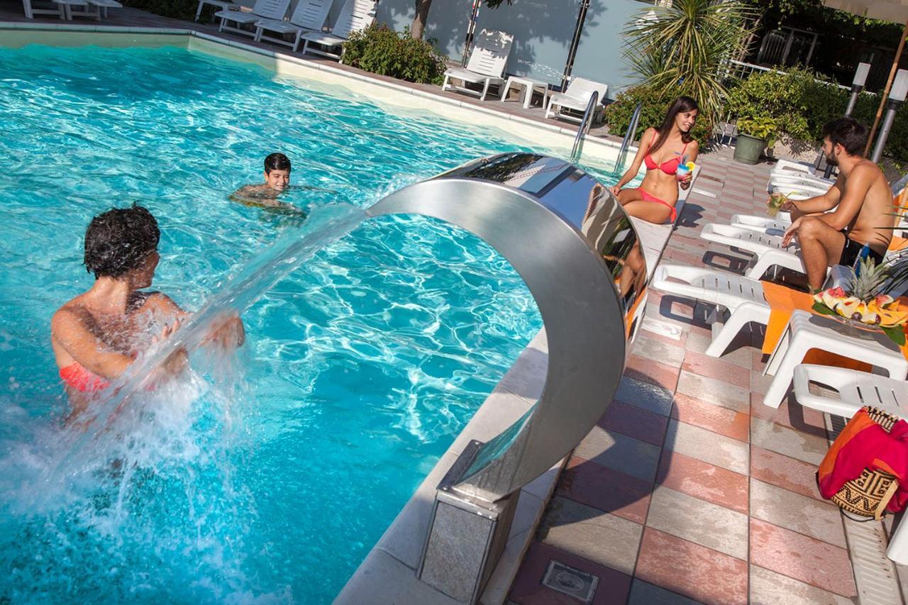 Hotel Franca Bellaria – Igea Marina Kültér fotó